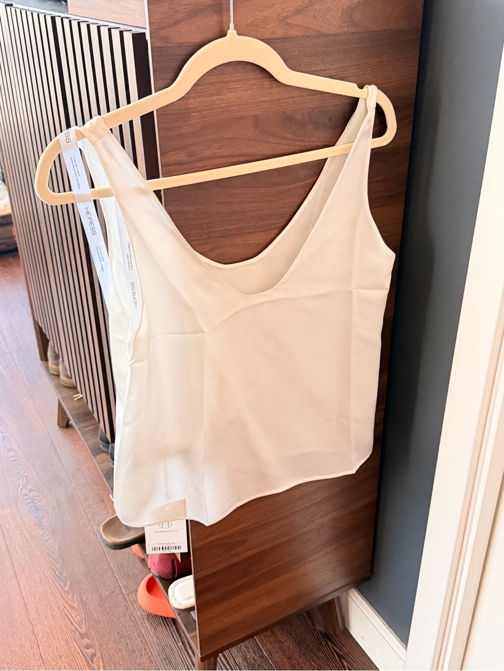 Heiress Beverly Hills essential satin tank XS NWT in white